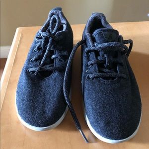 Allbirds size W6 in charcoal